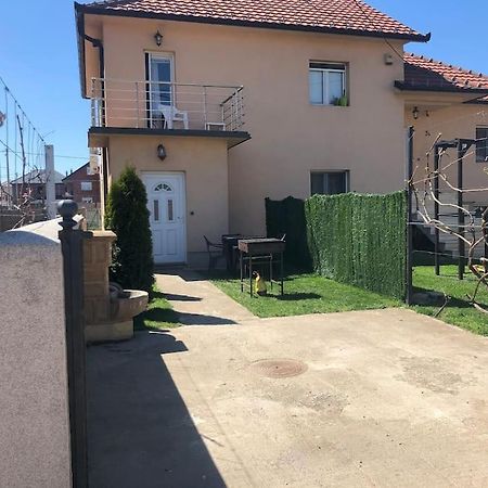 2Br Airport Accommodation W/Free Private Parking Ledine Kültér fotó