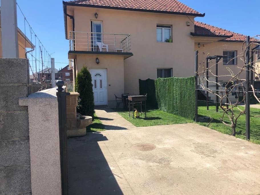 2Br Airport Accommodation W/Free Private Parking Ledine Kültér fotó