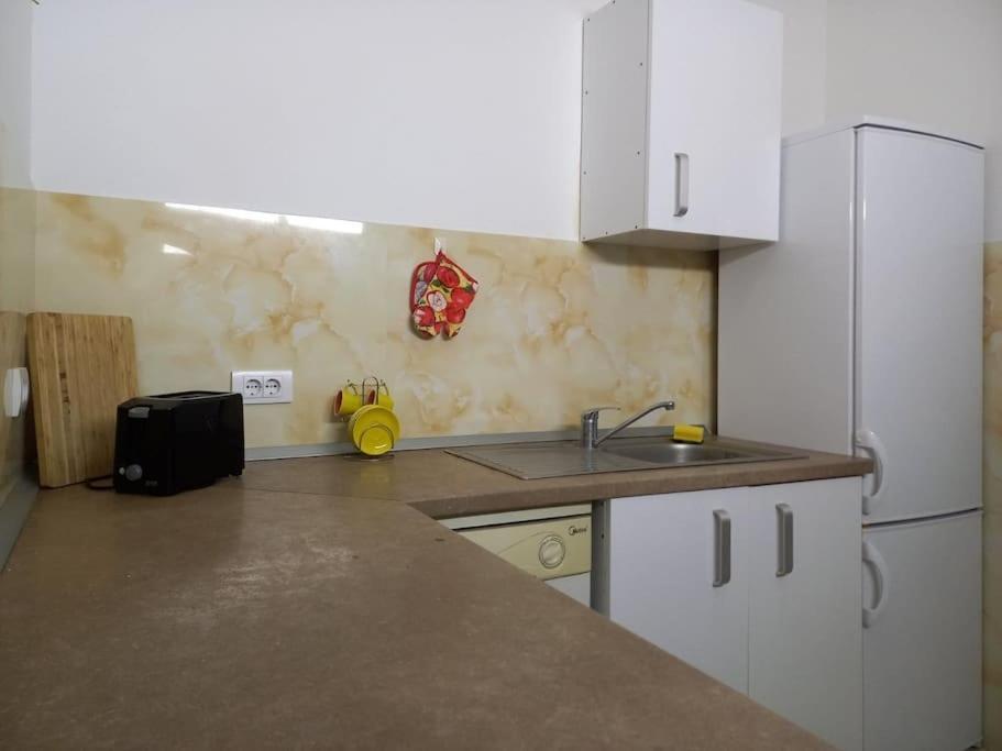 2Br Airport Accommodation W/Free Private Parking Ledine Kültér fotó